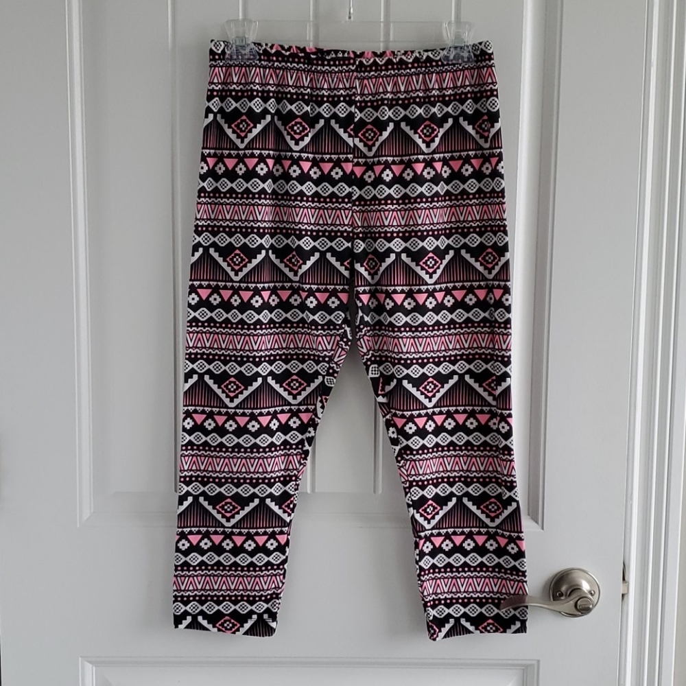 No Boundaries Pink Tribal Capri Leggings